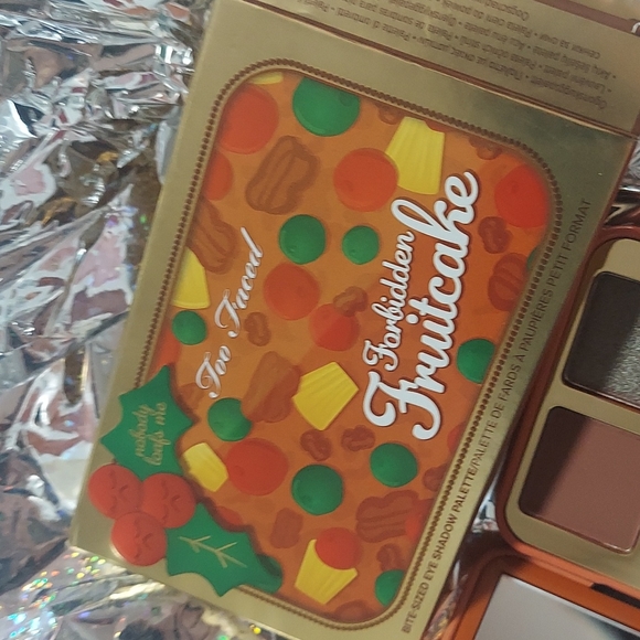 🍭🍰Forbidden Fruitcake Too Faced Palette Limited Edition - Picture 4 of 12
